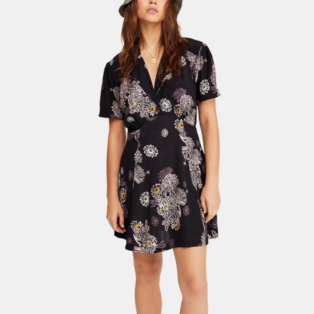 FREE PEOPLE Blue Hawaii Black Mini Dress Sz XS Floral 100% Viscose Boho